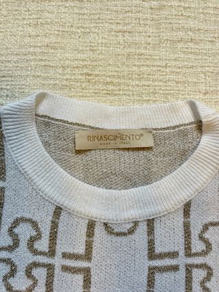 Top Rinascimento sin mangas con botones