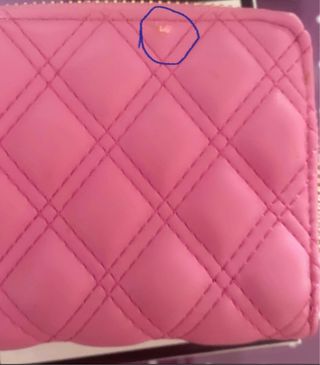 Cartera Guess Fucsia Logo Dorado