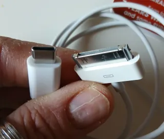 Cavo USB C 30-pin adapter cable per Apple vecchio