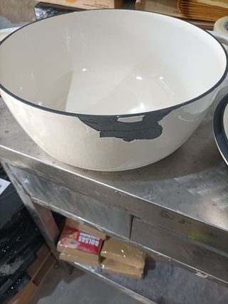 - Amazon Basics – Redondo Horno holandés de hier