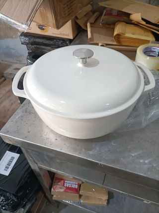 - Amazon Basics – Redondo Horno holandés de hier