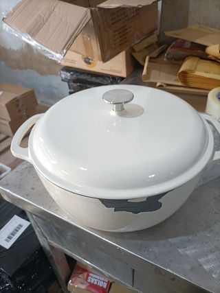 - Amazon Basics – Redondo Horno holandés de hier