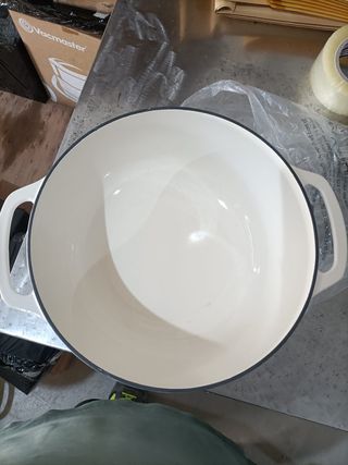 - Amazon Basics – Redondo Horno holandés de hier