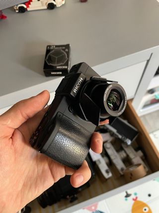 Cámara compacta Ricoh GX200 Negra