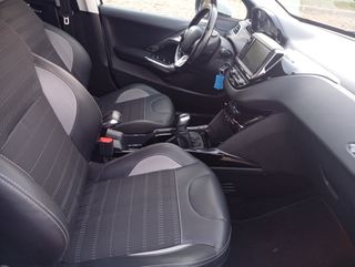 Peugeot 2008 1.2 ALLURE