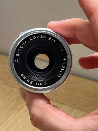 Objetivo Carl Zeiss Biogon 35mm f/2.8 ZM