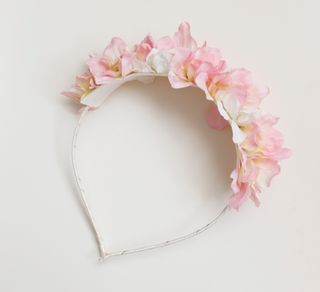 Tocado diadema flores rosa y blanco