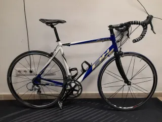 Bicicleta BH de carretera