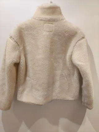 Chaqueta beige de pelo sintético