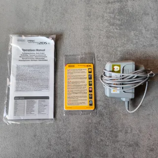 New Nintendo 2DS XL Arancione Bianco Completo