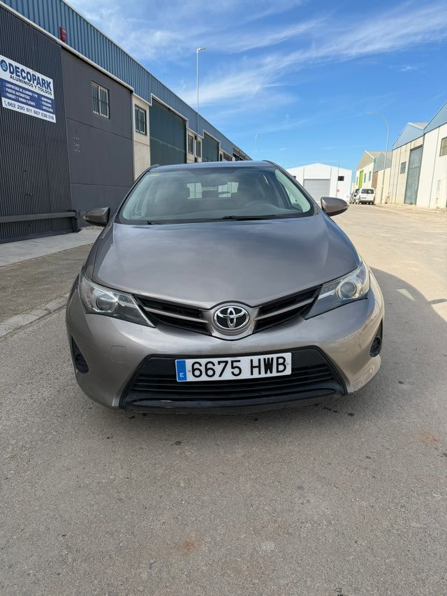 Toyota Auris 2014 | 1.4D 90CV