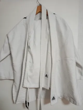 Kimono Adidas cinturón Blanco