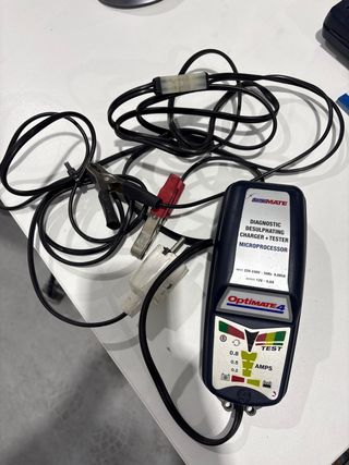 OptiMate 4 Cargador y Test Batería