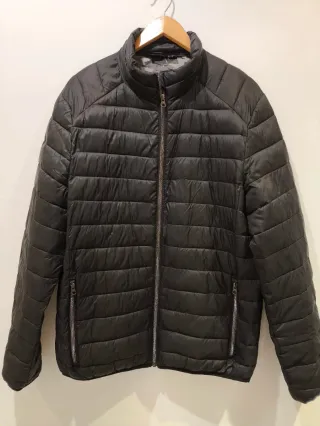 Chaqueta acolchada hombre negra