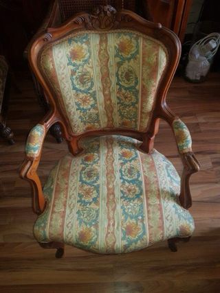 Juego de sillas y sillones