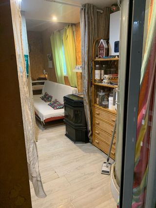 Camión vivienda con paneles solares