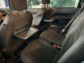 Peugeot 5008 7 plazas. 2016 100kms