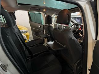 Peugeot 5008 7 plazas. 2016 100kms