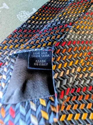 Cravatta fantasia geometrica