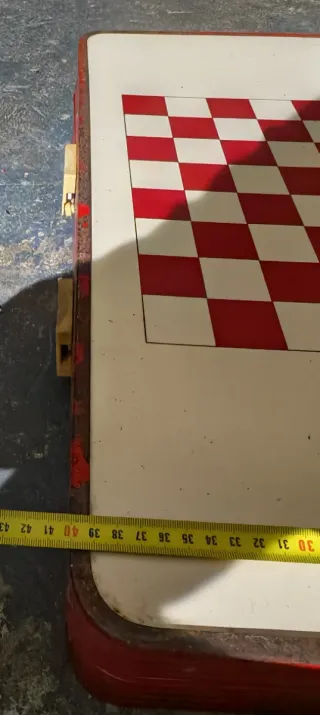 Tavolino da giardino rosso e bianco