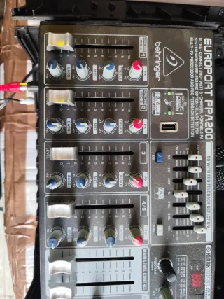 Amplificador Behringe 200+200 5 entrafss evuslizad