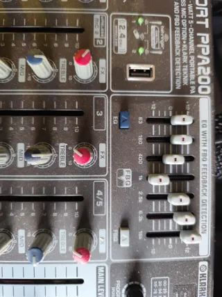 Amplificador Behringe 200+200 5 entrafss evuslizad