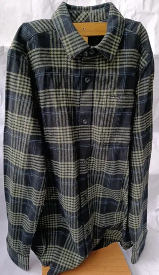 Camisa Volcom Plaid Talla XL 14 años- T G 16