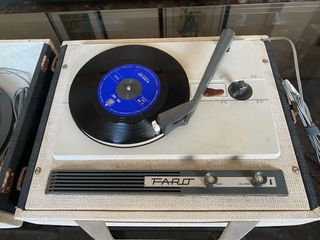 Tocadiscos Faro Portátil 1967