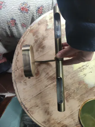 Aplique latón diseño clásico pared