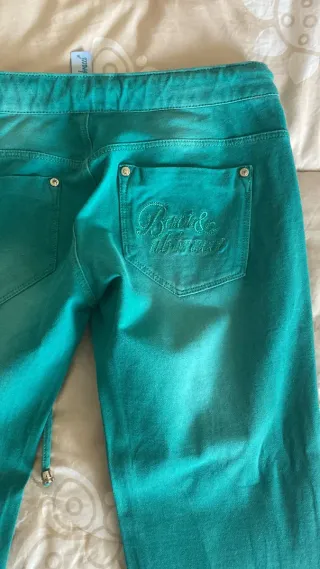 Pantaloni verdi smeraldo