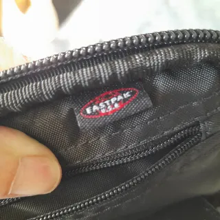 Astuccio Eastpak ovale nero