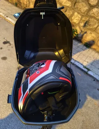 Baúl universal moto negro