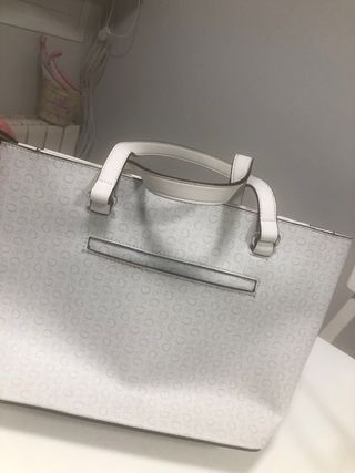 Bolso Guess Blanco y Gris