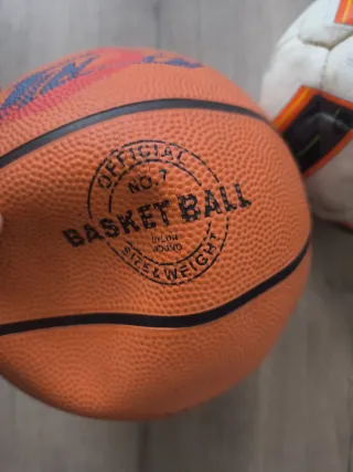 Lote 3 pelotas: fútbol, baloncesto y voley.