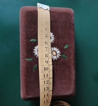 Cofanetto velluto marrone ricamato fiori