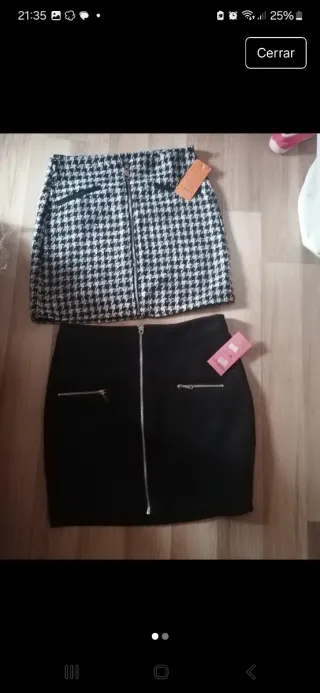 Falda de cuadros y falda negra con cremallera