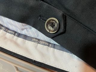 Pantalón Emidio Tucci  y camisa talla  grande.