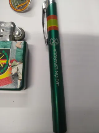 Llavero, mechero, bolígrafo y pines Legión Español