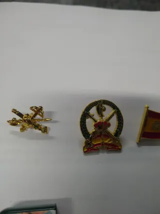 Llavero, mechero, bolígrafo y pines Legión Español