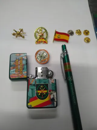 Llavero, mechero, bolígrafo y pines Legión Español