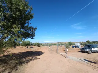 TERRENO RUSTICO CON CARAVANA