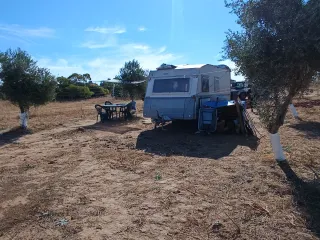 TERRENO RUSTICO CON CARAVANA