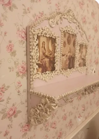 Estante expositor con balda y ganchos camafeos