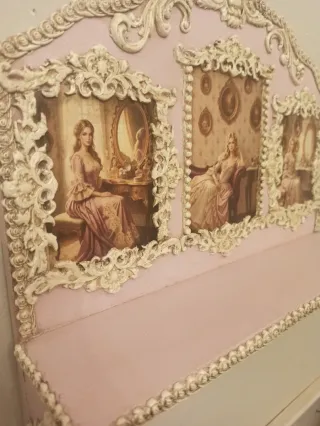 Estante expositor con balda y ganchos camafeos