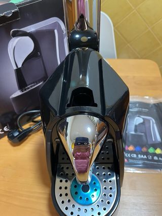 Cafetera de cápsulas nueva