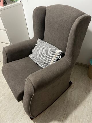 Mecedora de lactancia gris