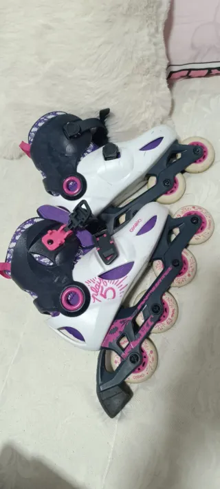 Patines infantiles blancos y rosas