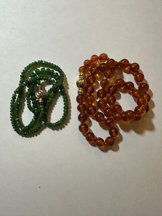 Collane verdi e arancioni