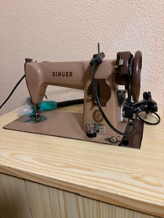 Máquina de coser Singer beige