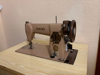 Máquina de coser Singer beige